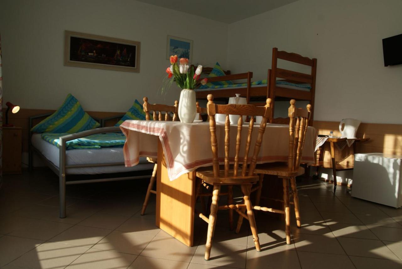 Dom Sonia Apartment Niechorze Bagian luar foto